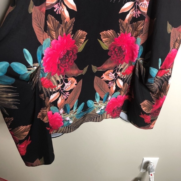 City Chic Floral Dress Zipper in Front and Ruching SZ L/20. - Picture 6 of 9